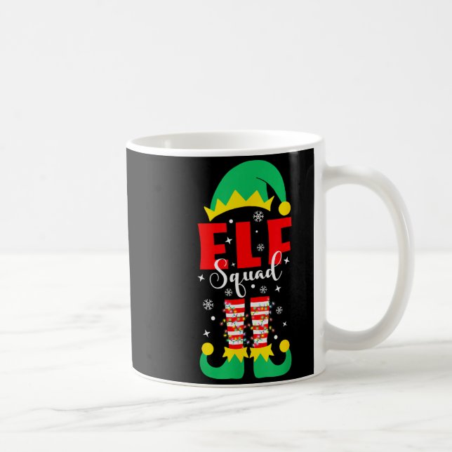 Tomtefamilj julmatchande pyjamas Rolig jul tomtest Kaffemugg (Höger)