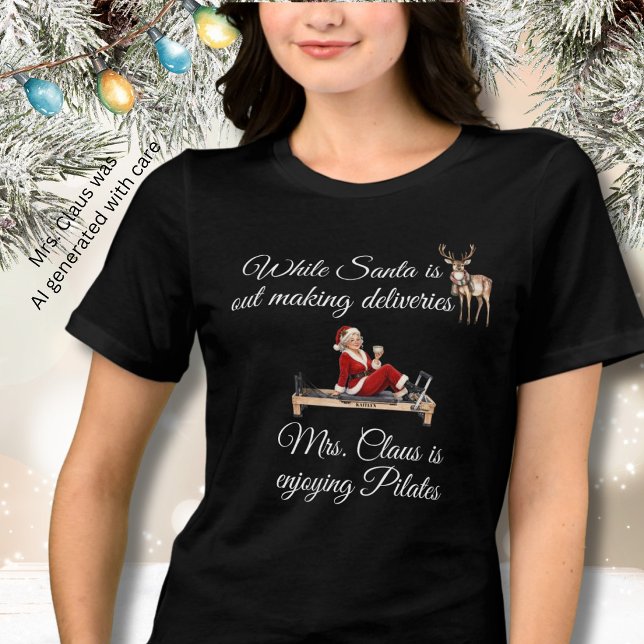 Tomtefrun njuter Pilates namn  T Shirt (Skapare uppladdad)