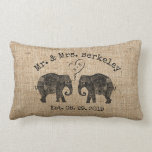 TON KÄRLEK | Elefant par Personligt bröllp Gift Lumbarkudde<br><div class="desc">TON KÄRLEK | Elefant par Anpassningsbar/Personlig Bröllop Dekorativ kudde. Du kan anpassa den om du vill ta bort bakgrundsbilden för fingrarna-överlappning för att lägga till ett färg som ger kostym mer smak. Så här: Klicka på anpassningsknappen> Klicka på Bakgrund Färg A-menyn i färger komar uppåt, välj en eller skriv in...</div>