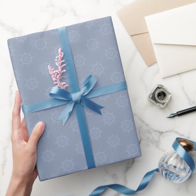 Tonal Ships Wheel on Light Gray Blue Presentpapper (Gifting)