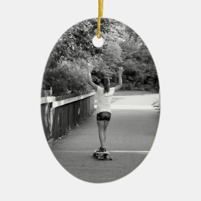 Tonåring Girl Longboarder Julgransprydnad Keramik (Framsidan)