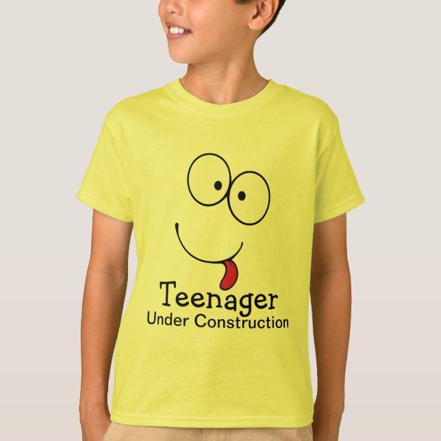 Tonåring under uppbyggnad Funny Ansikte T-shirt (Framsida)
