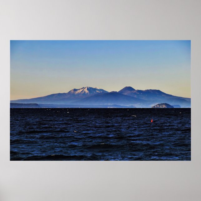 Tongariro Vulkaners och Sjö Taupo Poster (Framsidan)