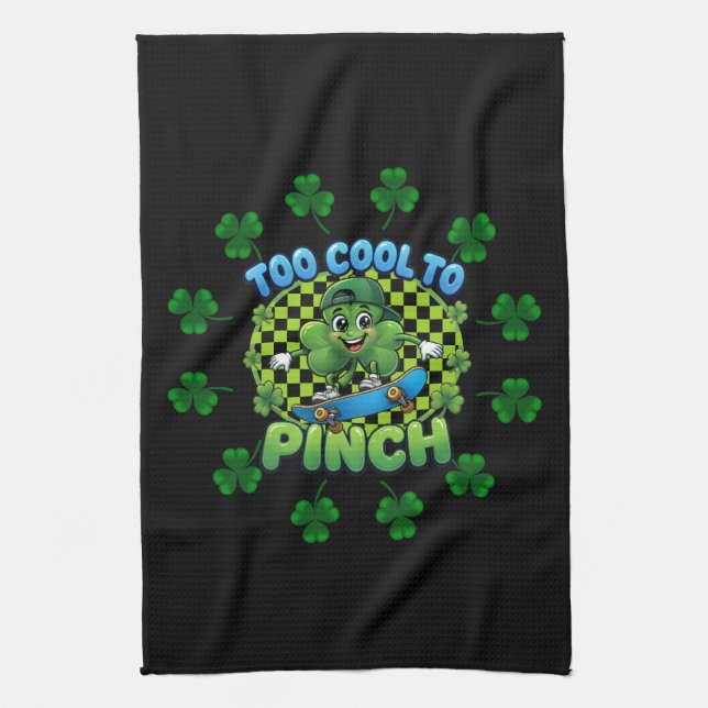 Too Cool to Pinch Skateboard Shamrock St. Patricks Kökshandduk (Vertikal)