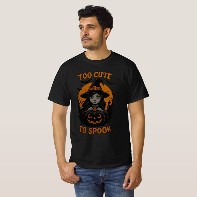 Too Cute to Spook Witch & Pumpkin Design T Shirt (Hel framsida)