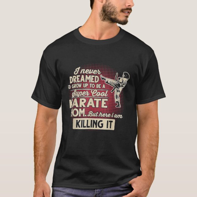 Toppen Coola Karate Mamma, men jag dödar det här T Shirt (Framsida)