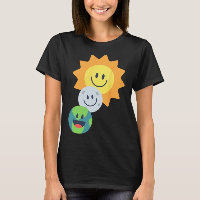 Toppen Cute Earth Måne Sol Solar Eclipse 2024 Funn T Shirt (Framsida)