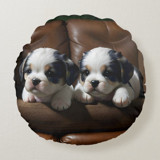 Toppen Cute Puppies på soffan 1 Rund Kudde (Framsidan)