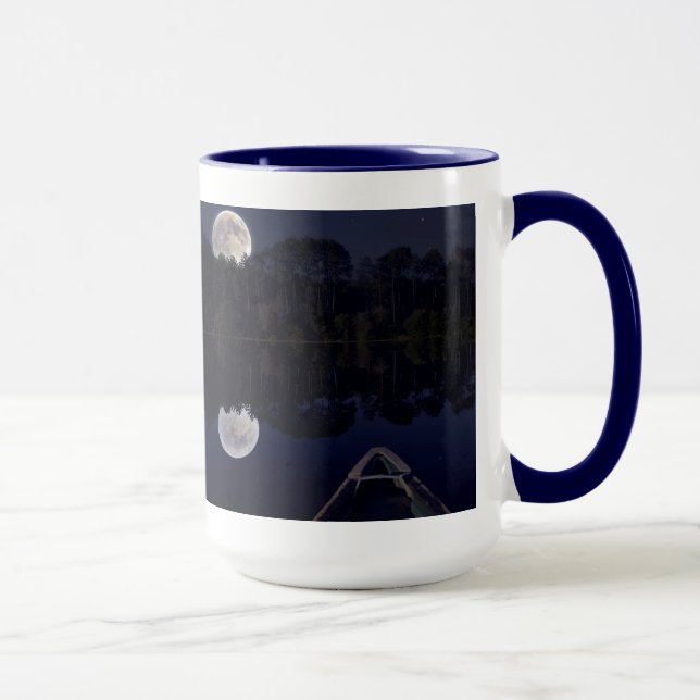 Toppen Måne över Sjö från Canoe Late på natten Mugg (Höger)