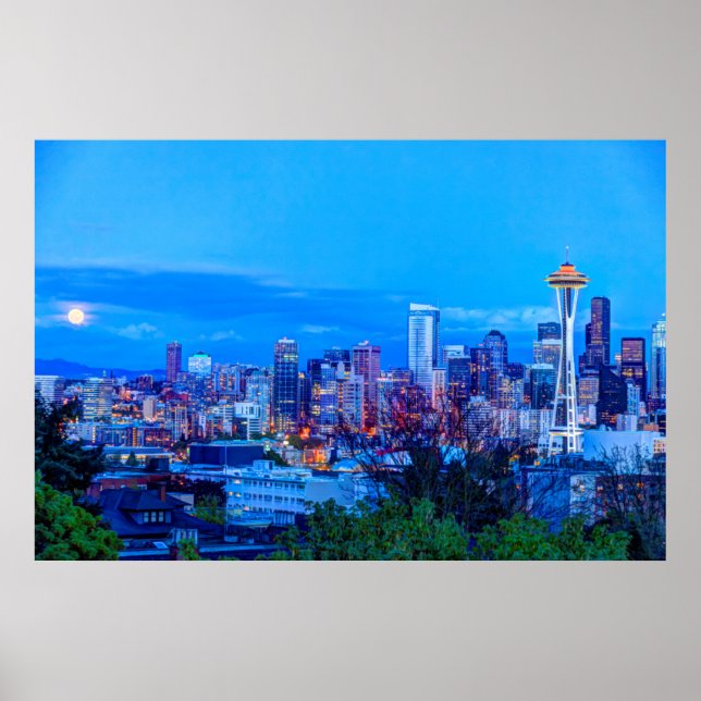 Toppen Måne stigning nära Seattle skyline Poster (Framsidan)
