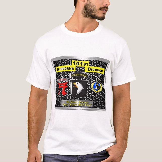 Toppen New Design of 101st Airborne Division T Shirt (Framsida)