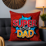 Toppen Pappa Mustache Modern Grunge Kudde<br><div class="desc">Toppen Mustache Modern Grunge Dekorativ kudde har texten "Toppen Pappa" i modern röd och gult typografi på en blå och röd grå bakgrund accentuerad med mustasch. Gåvor till Pappa för födelsedag,  Fars dag,  jul,  helgdagar med mera. Skapat av Evco Studio www.zazzle.com/store/evcostudio</div>