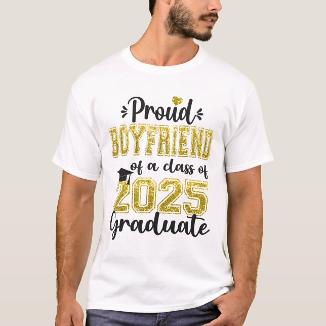 Toppen Proud Boyvän från 2025 Student Studenten T Shirt (Framsida)