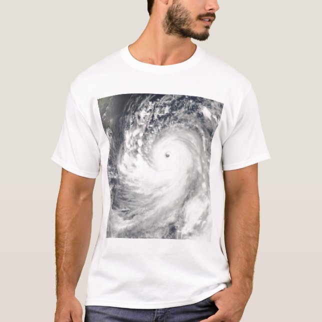 Toppen Typhoon Man-Yi Tee Shirt (Framsida)