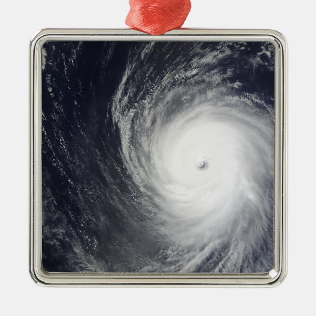 Toppen Typhoon Melor hovers over Pacific Oce Julgransprydnad Metall (Framsidan)