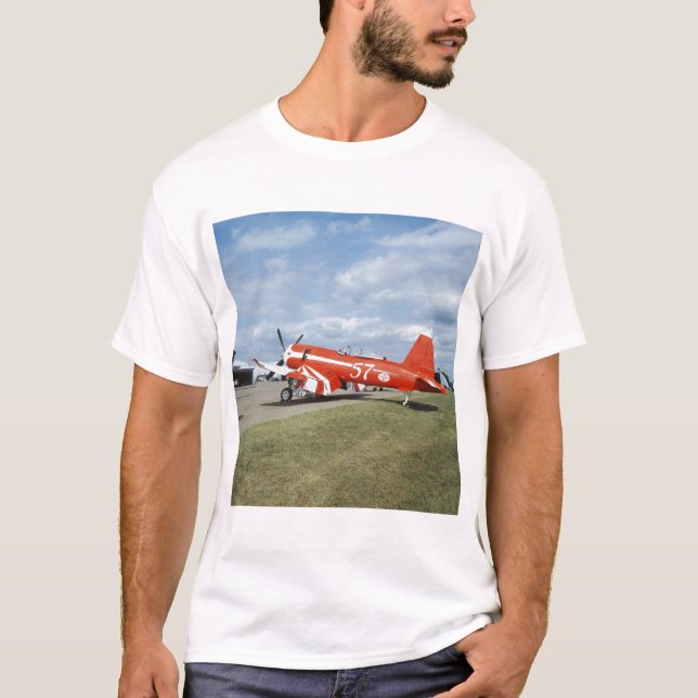 Toppet Corsairflygplan för F2G-1D på luftshowen in T-shirt (Framsida)