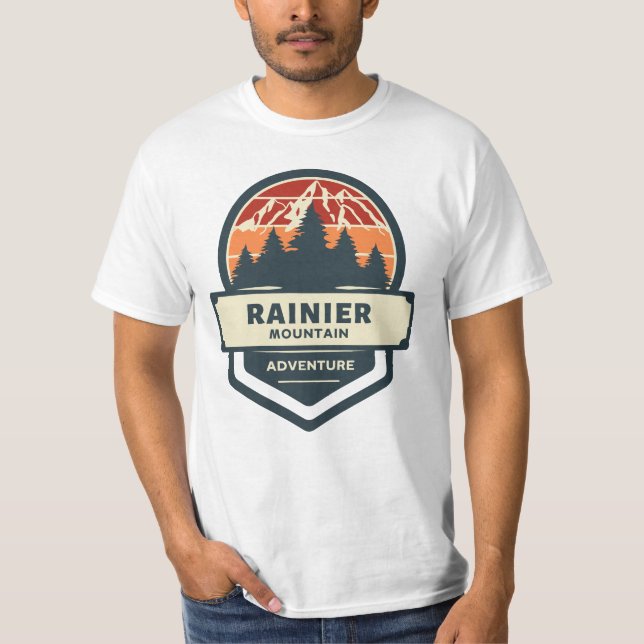 Toppklättring och vandring av T-shirts med Rainier (Framsida)