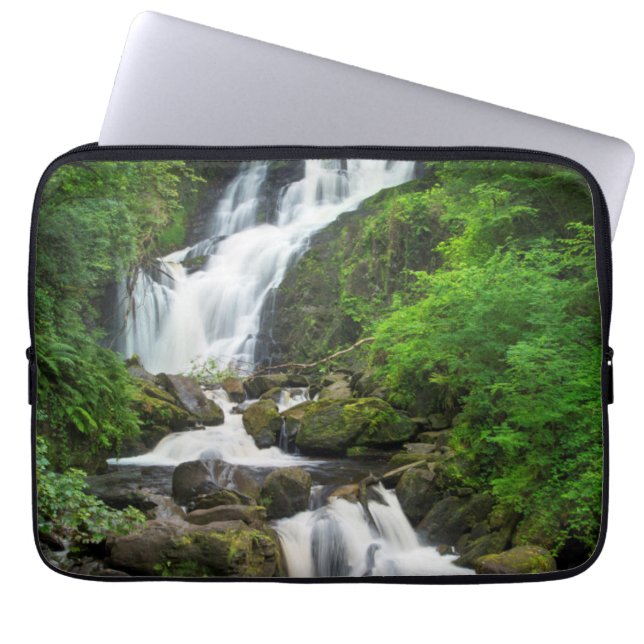 Torc vattenfallscenisk, Irland Laptop Sleeve (Framsidan)