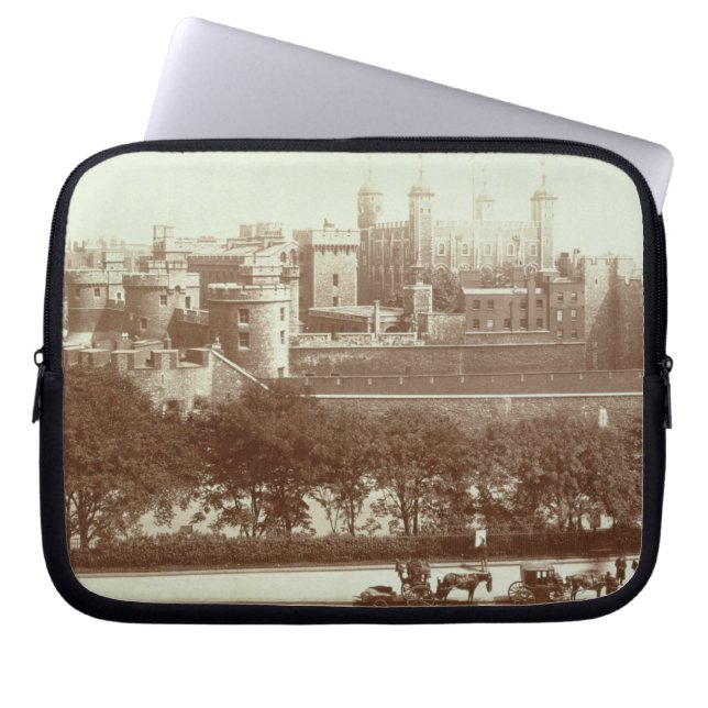 Torn av London (sepiafotoet) Laptop Sleeve (Framsidan)