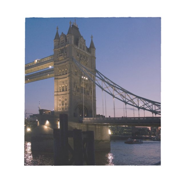 Torn Bridge London England Vatten Nattstaden Anteckningsblock (Framsida)