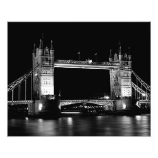 Torn Bridge London Fototryck