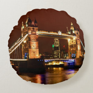 Torn Bridge, London i Night, England (UK) Rund Kudde