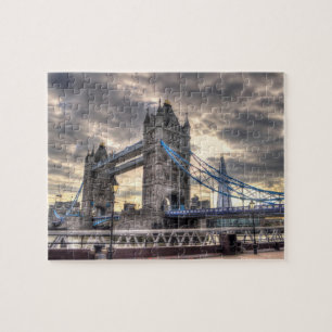 Torn Bridge & The Shard, London, England Pussel