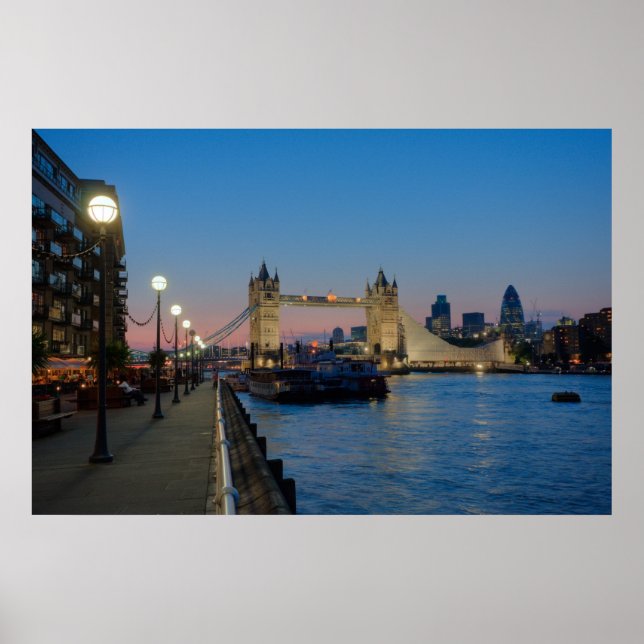 Torn Bridge vid sunset i London England Poster (Framsidan)