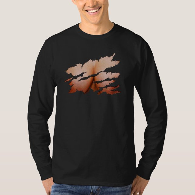 Torn Clothes Revealing Womans Chest Illusion T Shirt (Framsida)
