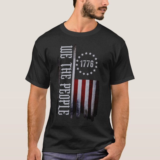 Torn Flag We The People 1776  T Shirt (Framsida)