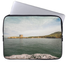 Torn och grönt irländska klippor