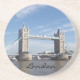 Torn överbryggar kustfartyget underlägg