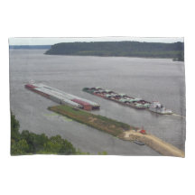 Torn som passerar kudden fodral