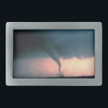 Tornado<br><div class="desc">Ett farligt tornado eller en "tvångströja" kommer in i Oklahoma och fångas på film av stormschasrar från National Severe Storms Laboratory of NOAA. Den här vriden har ett damm- och skräpmoln som bildas på marken yta i tornado alley.</div>