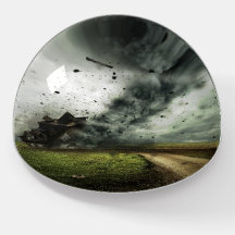 Tornadots stormar förstör hus