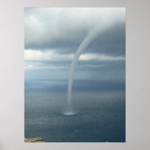 Tornadots vattenspout över Vatten Poster