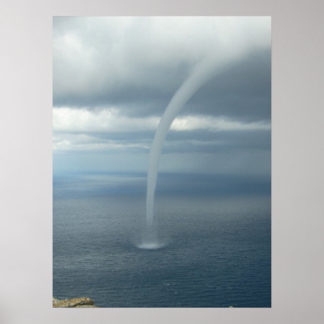 Tornadots vattenspout över Vatten Poster (Framsidan)