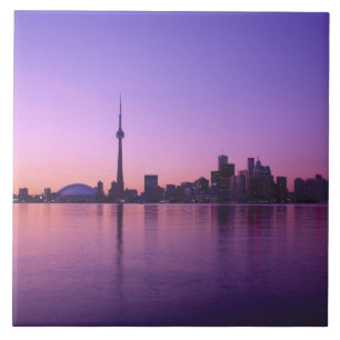 Torontos skyline på natten, Ontario, Kanada Kakelplatta