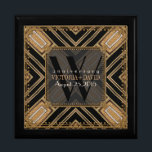 Torsdag Art Deco Black Guld Smyckeskrin<br><div class="desc">Art Deco-inspirerad design med Gatsby, 20-tal, vintage-smak. Med text och monogram för anpassade, kombinerat med en mycket snyggt geometrisk utformning av guld och svart. Sleek och elegant personligt bröllp, årsdag eller förlovning närvarande. Anpassa med namn, årsdag och monogram eller siffror - som är gjorda i en underbar presentlåda av trä...</div>