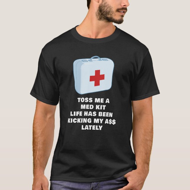 Toss Me A Med Kit Funny Vuxen Gamer Adulting Memme T Shirt (Framsida)