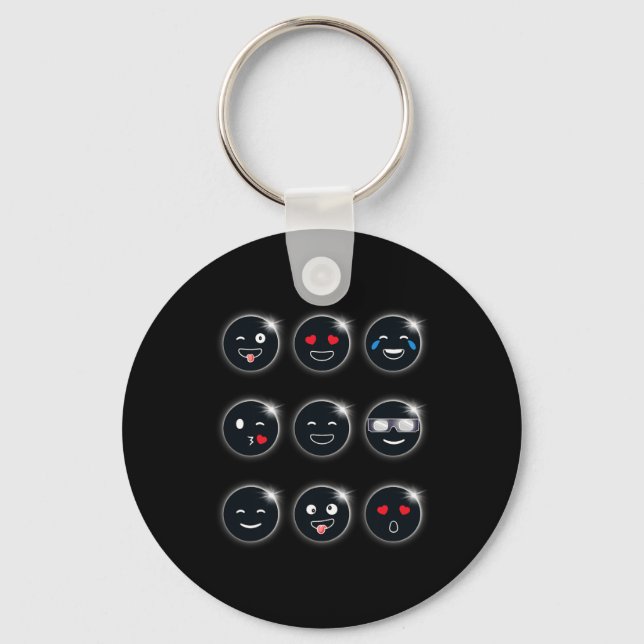 Total Solar Eclipse 04.08.2024 Fånig Ansikte Rolig Nyckelring (Framsida)