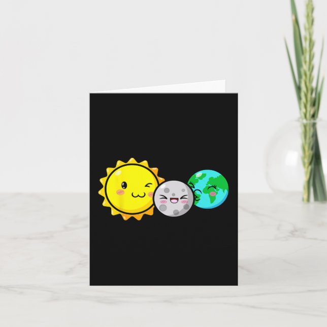 Total Solar Eclipse 2024 Cute Kawaii Roligt Astron Kort (Framsida)