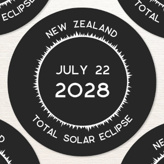 Total Solar Eclipse 2028 Nya Zeeland Runt Klistermärke