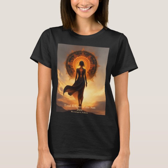 Total Solar Eclipse Goddess Tittar i Sol T Shirt (Framsida)