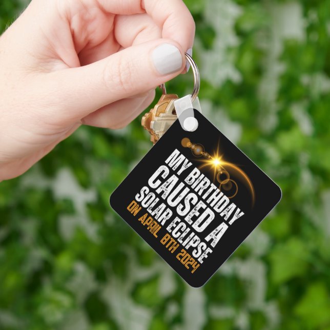 total solcellsklippning, lustig födelsedag 4-8-202 nyckelring (Hand)