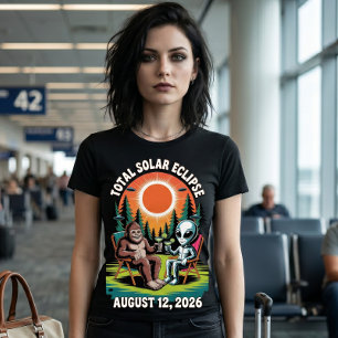 Total solförmörkelse 12 augusti 2026 Bigfoot Alien T Shirt