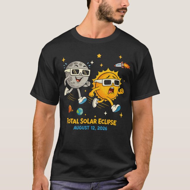 Total solförmörkelse 2026 12 augusti Astronomisk T Shirt (Framsida)
