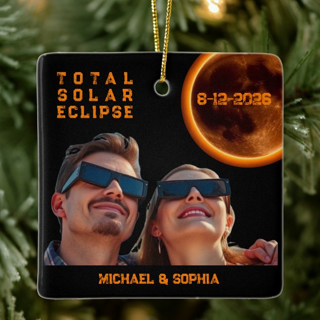 Total solförmörkelse 2026 souvenir julgransprydnad keramik (Total Solar Eclipse 2026 Souvenir Ceramic Ornament )