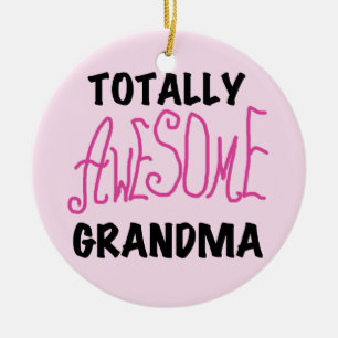 Totalt enorm mormor - rosa Tshirts och gåvor Julgransprydnad Keramik