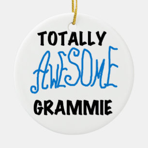Totalt enorma gåvor för Grammie blåttT-tröja Julgransprydnad Keramik